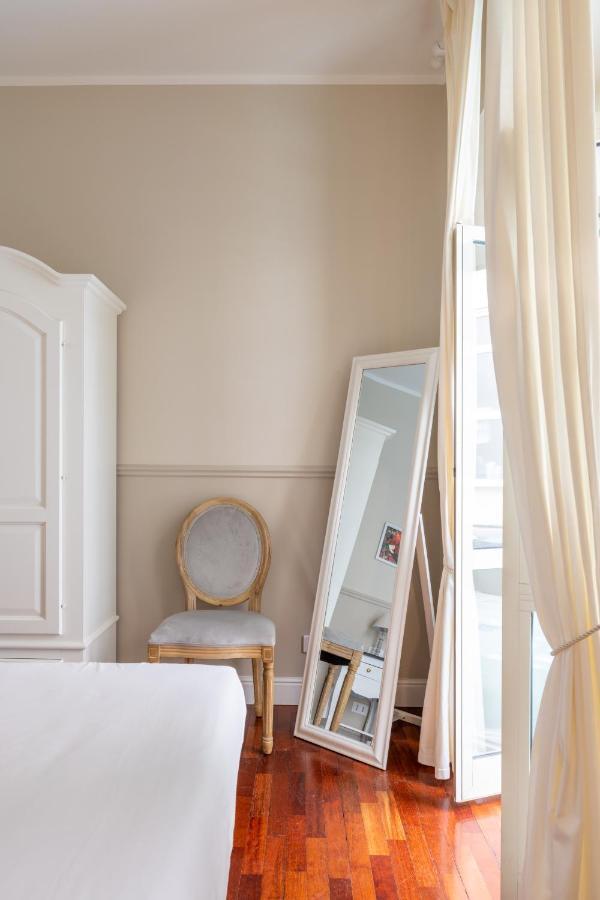 Charming Apartment With Patio A Few Steps From Colosseum Bagian luar foto