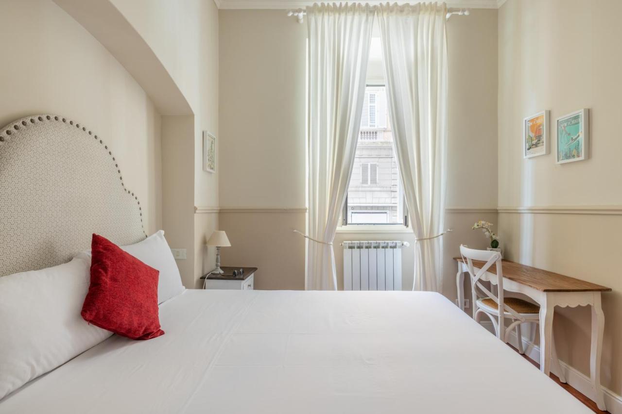 Charming Apartment With Patio A Few Steps From Colosseum Bagian luar foto