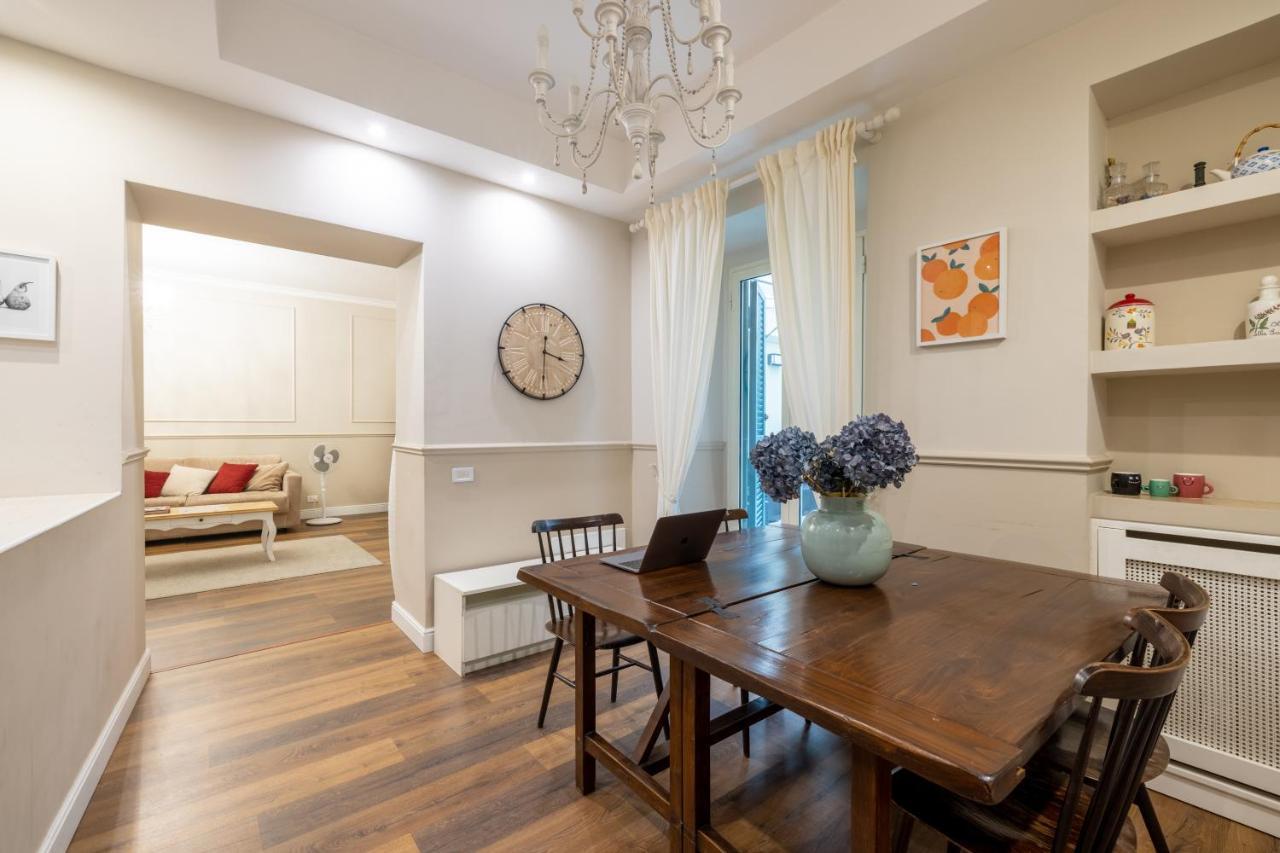 Charming Apartment With Patio A Few Steps From Colosseum Bagian luar foto