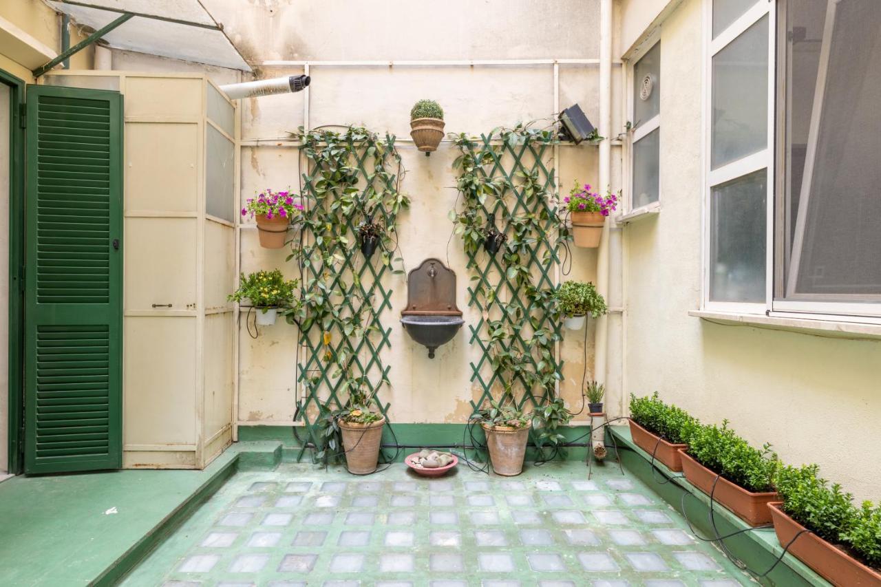 Charming Apartment With Patio A Few Steps From Colosseum Bagian luar foto