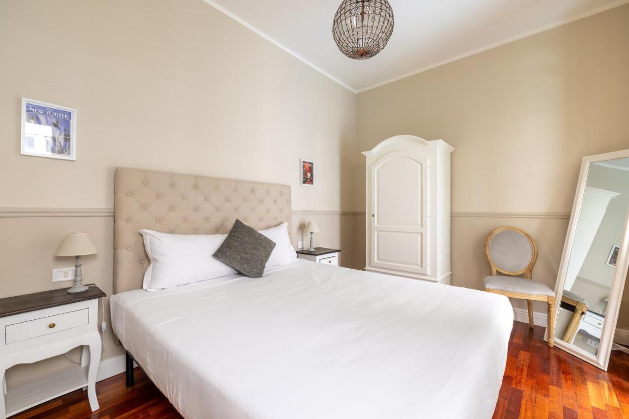 Charming Apartment With Patio A Few Steps From Colosseum Bagian luar foto